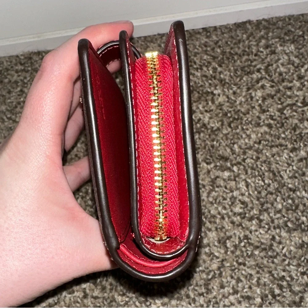 Coach Medium Corner Zip Wallet - Picture 4 of 10